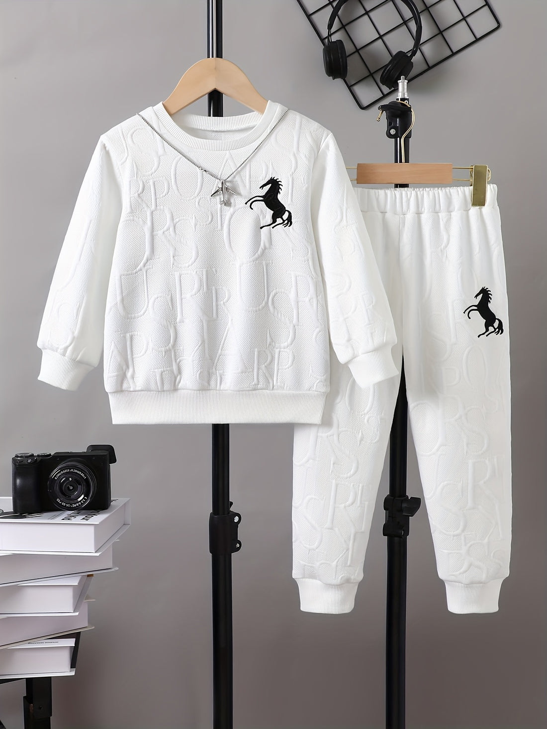 VigoSource Boys Spring and Autumn Round Neck Long Sleeve Sweatshirt Wit...