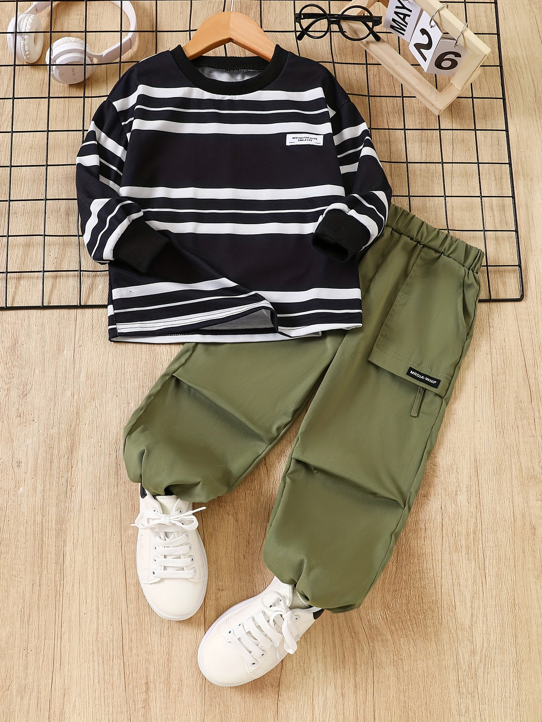 VigoSource Boys Loose Striped Ribbed Long-sleeve Sweatshirt with a Roun...